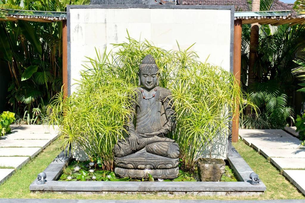 Villa Putih Seminyak Exterior foto